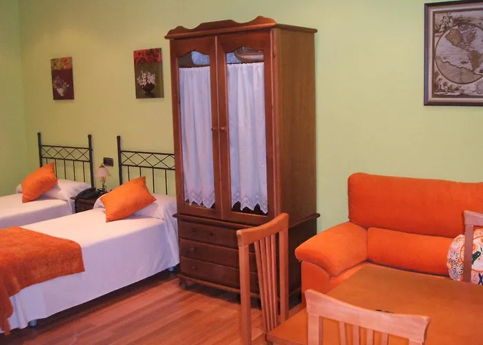 Santa Marina 아파트호텔 Cuéllar