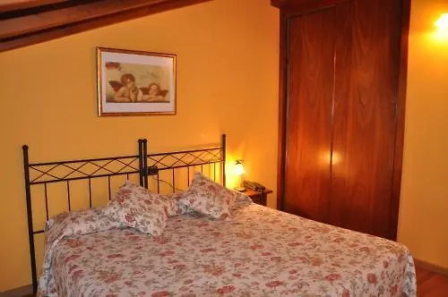 Santa Marina 아파트호텔 Cuéllar